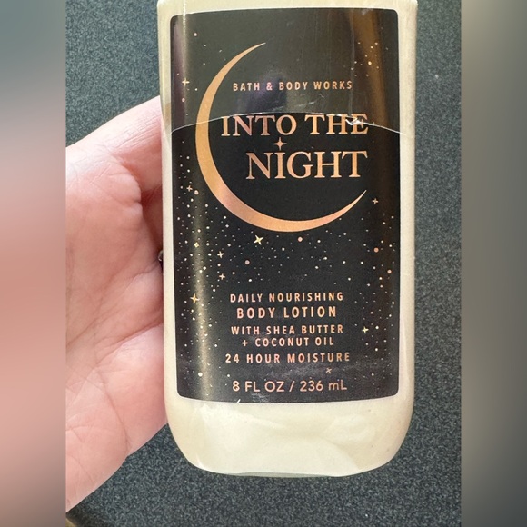 Bath & Body Works Into The Night Daily Nourishing Body Lotion. 8 Oz. New, Sealed - Picture 1 of 5